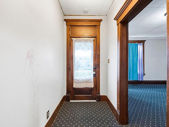 3rd image of 424 N Columbus St