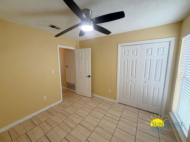 134 Midland Ct — Photo 5