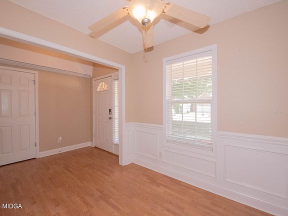 5th image of 303 Vanessa Dr