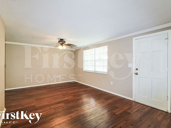 3rd image of 4125 Woodsville Dr