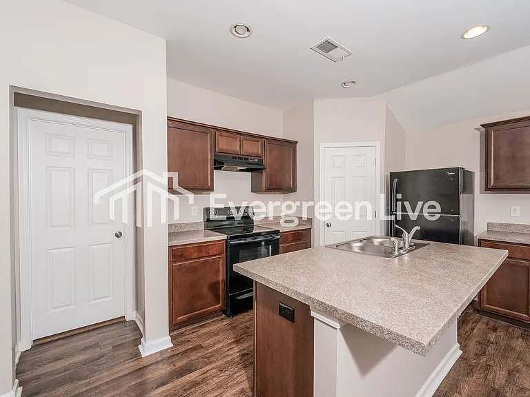 175 Highland View Dr — Photo 5
