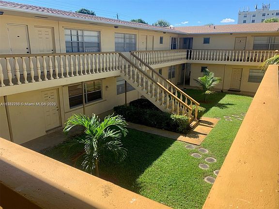 5th image of 5112 Hollywood Blvd APT 21