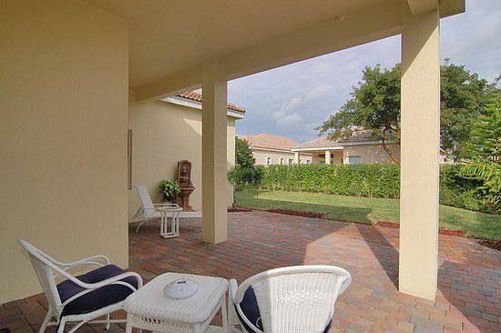 4th image of 4062 Palm Pl