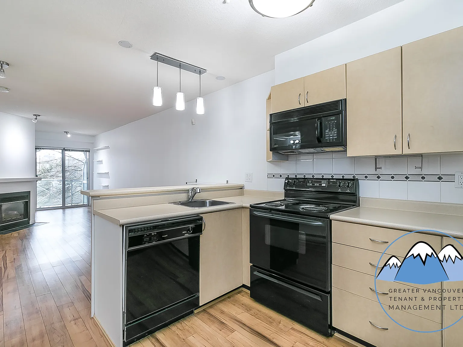 528 Rochester Avenue — Photo 2