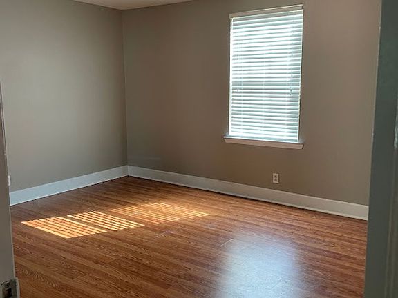 4th image of 2723 Folts Dr APT 121