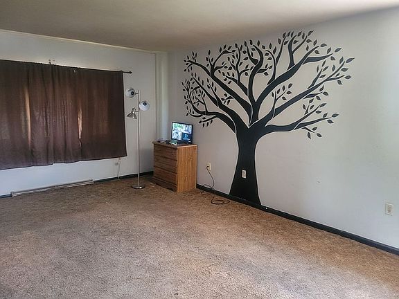 3rd image of 2817 5th Ave