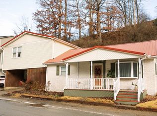 290 Copperas Fork Rd, Holden, WV 25625