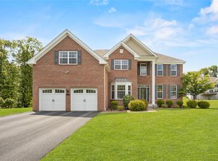 32 W Tilden Pl, Hopewell Junction, NY 12533