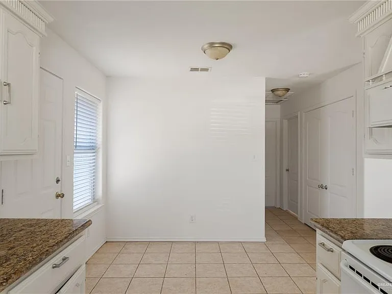 705 W Bronze Dr #1 — Photo 6