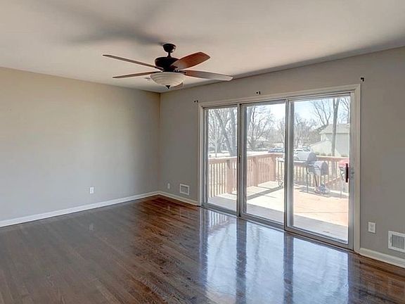 4th image of 502 NW Central St