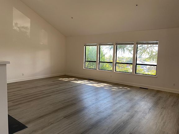 3rd image of 1525 Casa Buena Dr #D