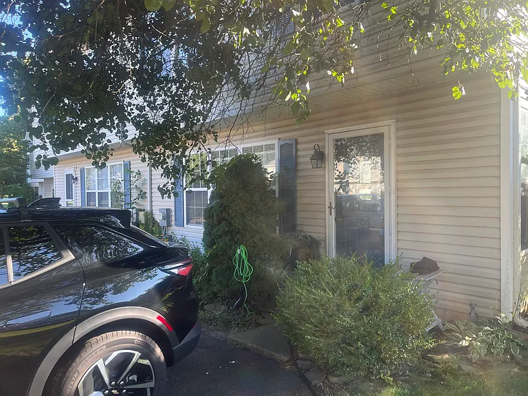 106 Megan Cir — Photo 16