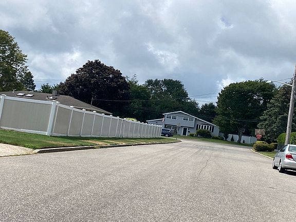 5th image of 31 Wichard Dr