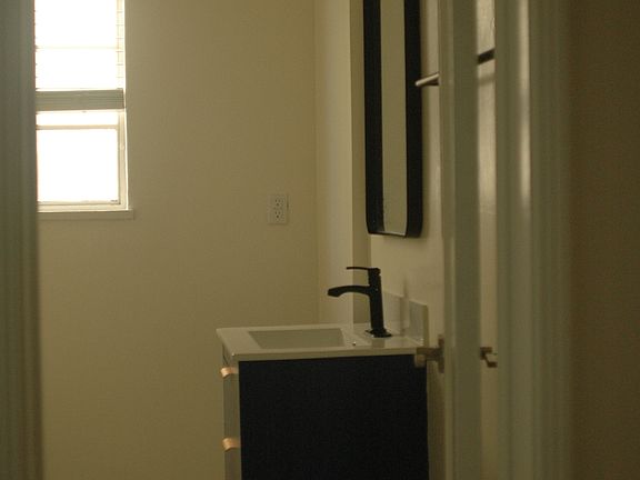 5th image of 1203 S La Cienega Blvd APT A
