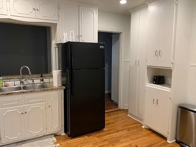 2807 Elgin Ave — Photo 4