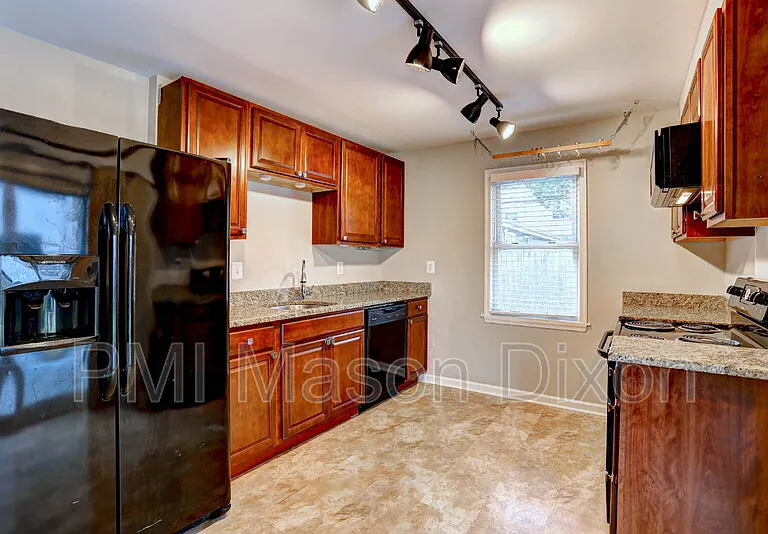 1651 Elkridge Dr — Photo 10
