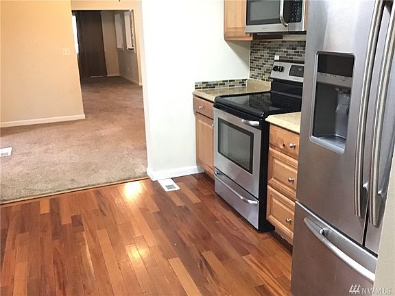 4th image of 125 171st St E