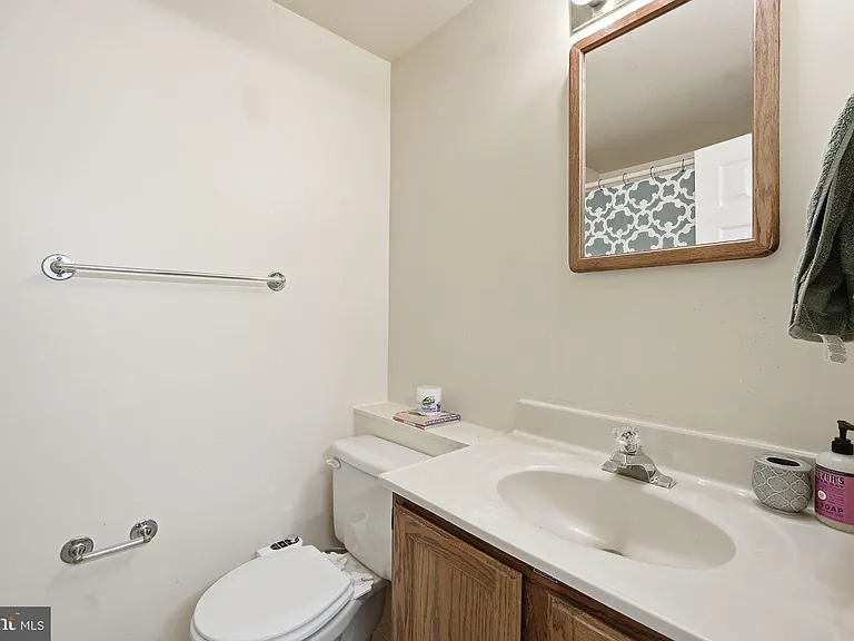 4020 Blue Slate Dr — Photo 32