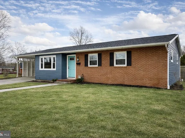 1118 Circle Dr, Martinsburg, WV 25401