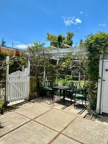 21 E Arrellaga St #B Photo 1