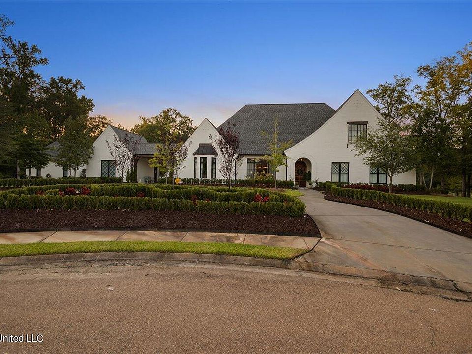 1st image of 345 Ironwood Dr