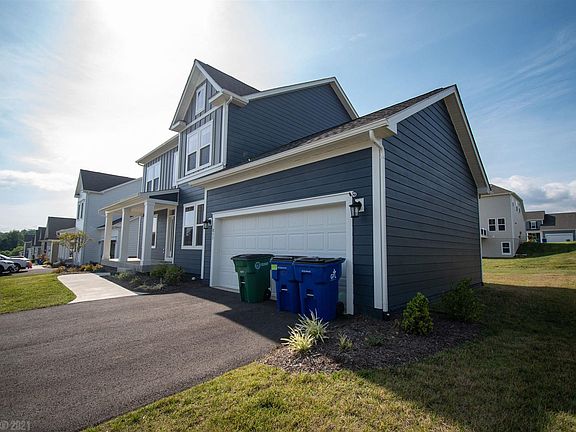 3rd image of 855 Jefferson Cir NW