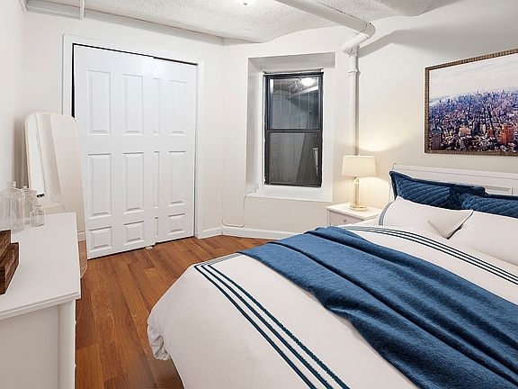 2nd image of 205 W 91st St #B2