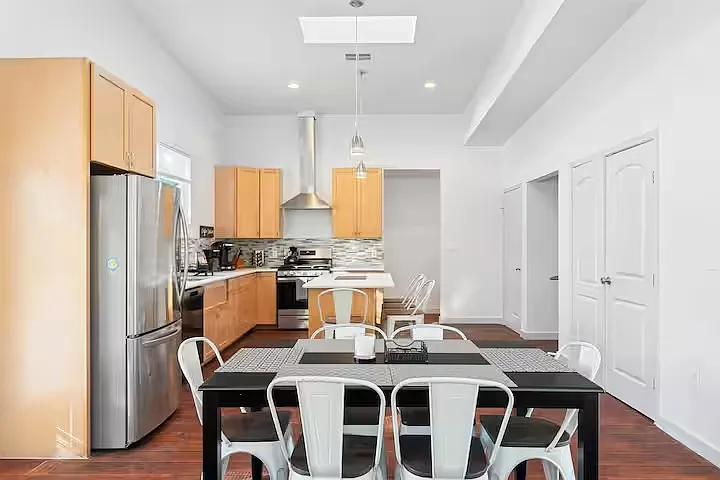 4 bed, 1500 sqft, $3,850 — Photo 3