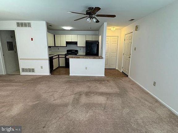 4th image of 901 Diamond Dr