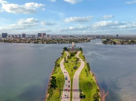 11930 N Bayshore Dr