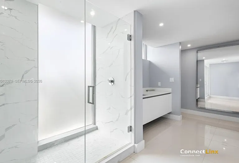 133 Isle Of Venice Dr — Photo 3