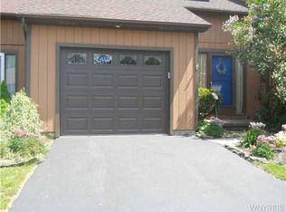 19 Robin Rd, Amherst, NY 14228