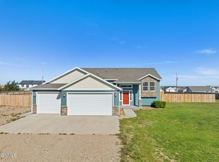 13675 Redwood Way NW, Williston, ND 58801