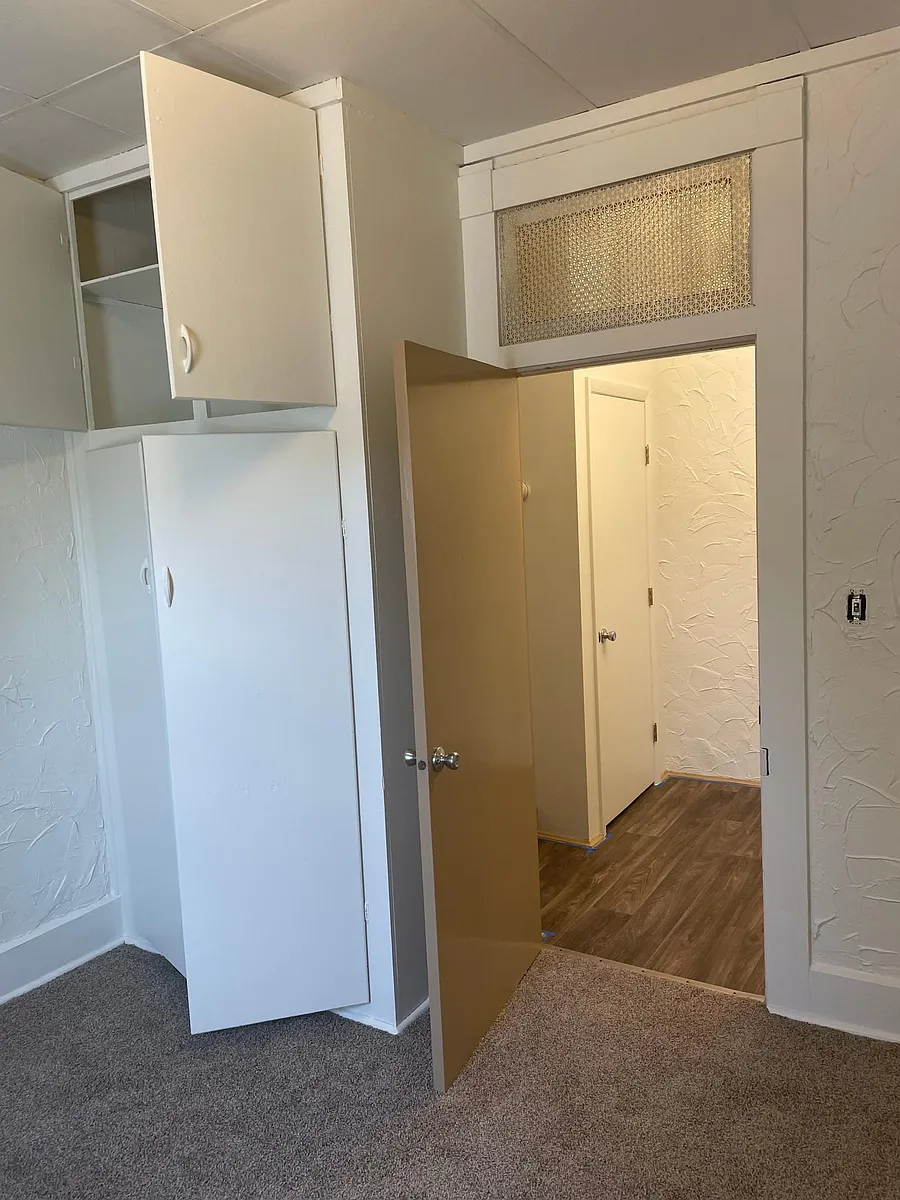 Bedroom - 114 E Somers St #1/2