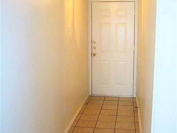 2nd image of 304 Mesquite Cir