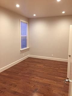 5th image of 160 Jasper Pl