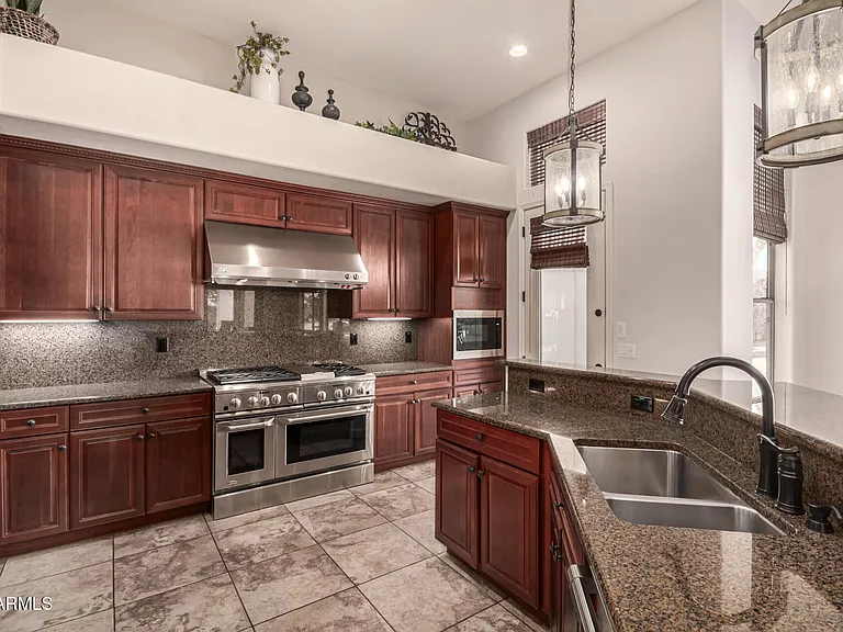 9246 W Molly Ln — Photo 19