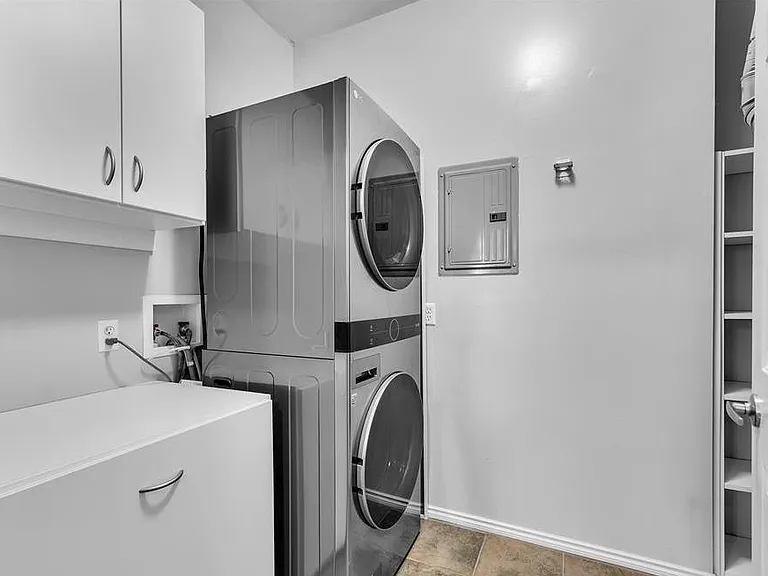 276 Constitution St — Photo 18