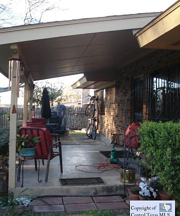3rd image of 936 Hollyhock Ln