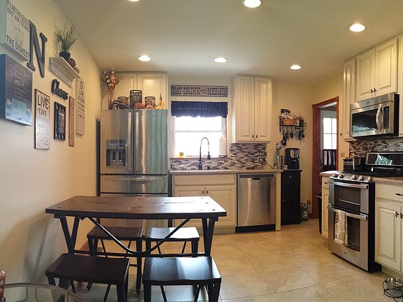 4th image of 1089 S Haddow Ave