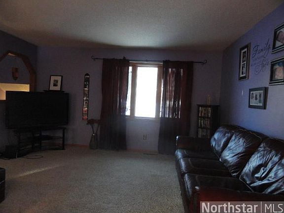 4th image of 16818 Jenkins Cir NE