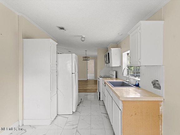 4th image of 24027 NW 183RD AVE Avenue