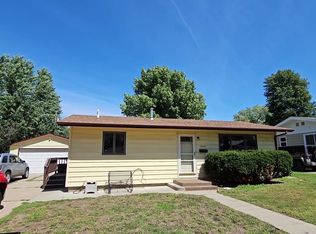 2904 E Prospect St, Sioux Falls, SD 57103