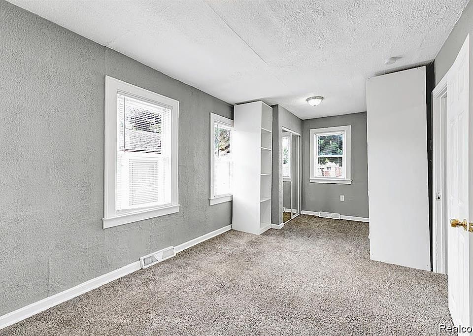 8676 Robindale Ave, photo 19