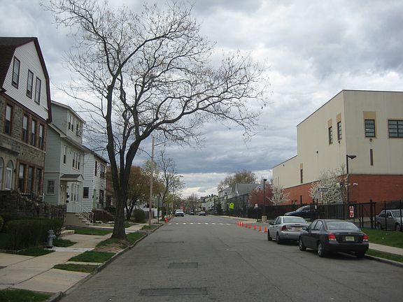 3rd image of 82 Brookwood St