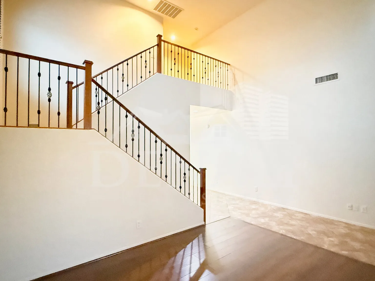 5 bed, 3.0 bath, 3035 sqft, $2,850 — Photo 3