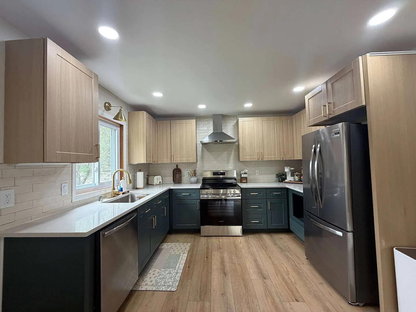 4 bed, 2250 sqft, $4,000 — Photo 3