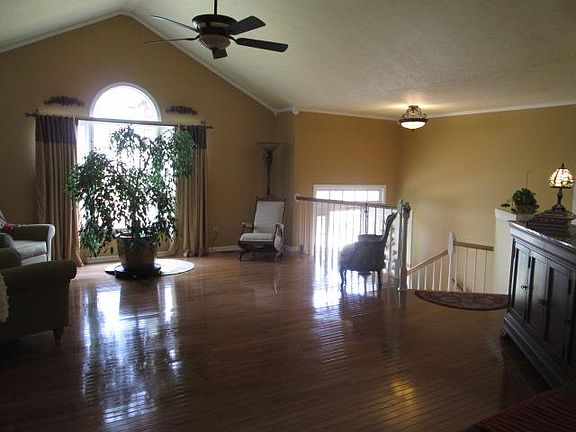 3rd image of 1535 Pride Ave