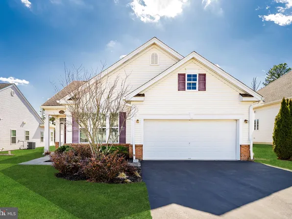 47 Honeysuckle Dr, Manahawkin, NJ 08050