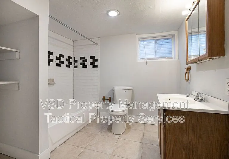 2048 W 98th St #6 — Photo 6